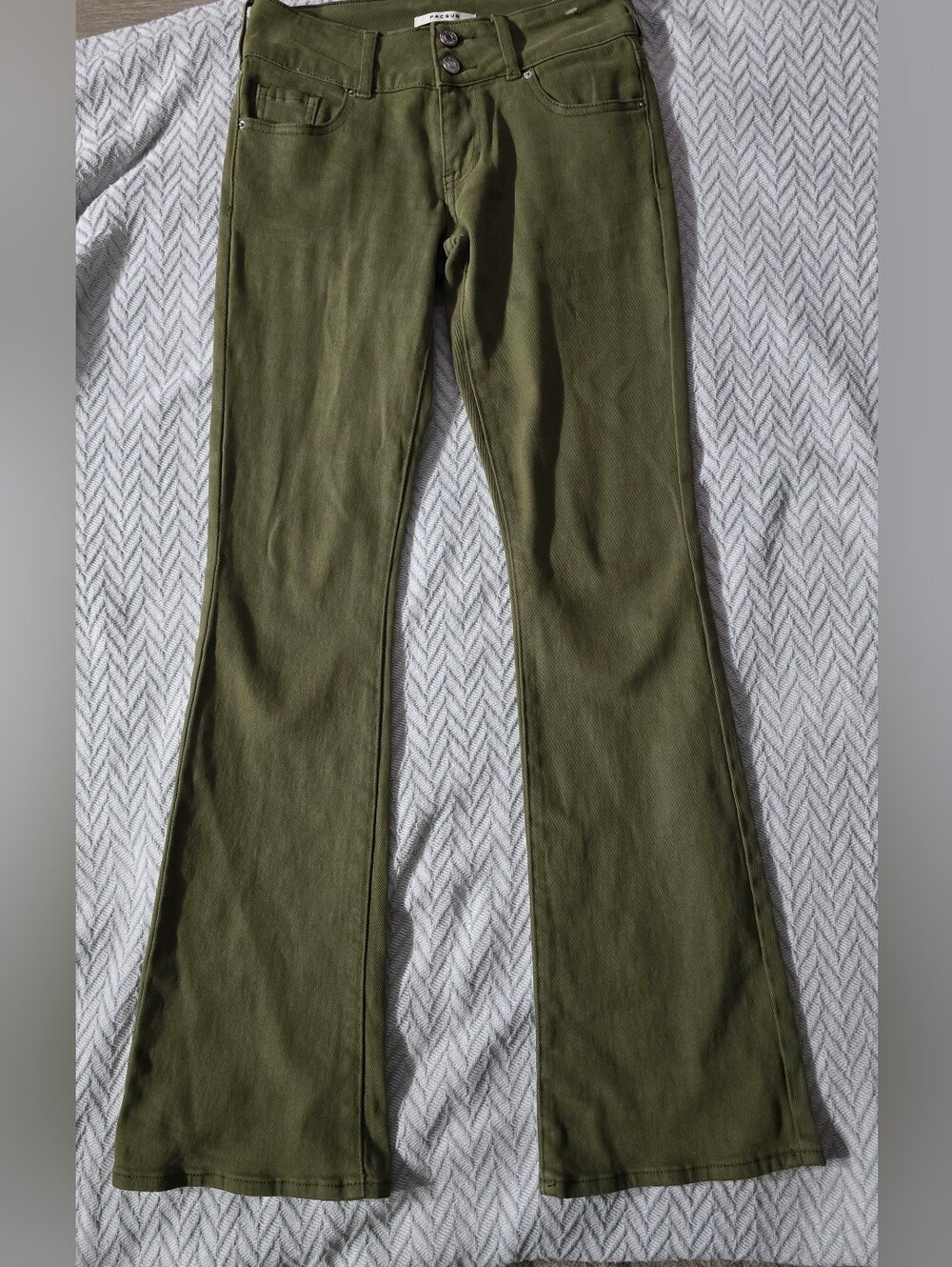 PacSun Olive Green Flare Jeans - Low Rise Wide Leg Size 26 NWT